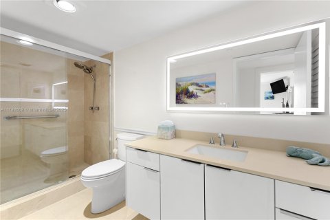 Copropriété à vendre à Surfside, Floride: 3 chambres, 209.96 m2 № 1695910 - photo 30