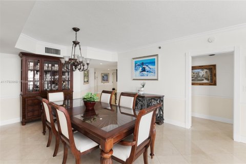 Copropriété à vendre à Surfside, Floride: 3 chambres, 209.96 m2 № 1695910 - photo 10