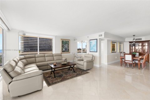 Copropriété à vendre à Surfside, Floride: 3 chambres, 209.96 m2 № 1695910 - photo 4