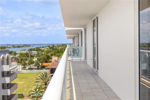 Copropriété à vendre à Surfside, Floride: 3 chambres, 209.96 m2 № 1695910 - photo 23