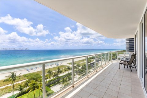 Copropriété à vendre à Surfside, Floride: 3 chambres, 209.96 m2 № 1695910 - photo 22
