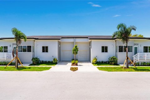 Villa ou maison à louer à Fort Lauderdale, Floride: 3 chambres № 1930217 - photo 1