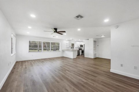 Villa ou maison à vendre à Nokomis, Floride: 2 chambres, 129.04 m2 № 2408147 - photo 9