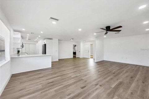 Villa ou maison à vendre à Nokomis, Floride: 2 chambres, 129.04 m2 № 2408147 - photo 8