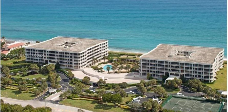 Condo in Palm Beach, Florida, 2 bedrooms № 2145801