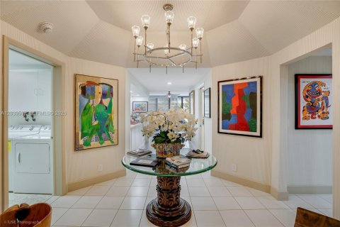 Condo in Palm Beach, Florida, 2 bedrooms № 2145801 - photo 3