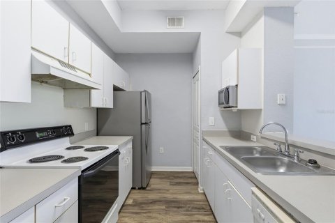 Condo in Tampa, Florida, 2 bedrooms  № 2118306 - photo 14