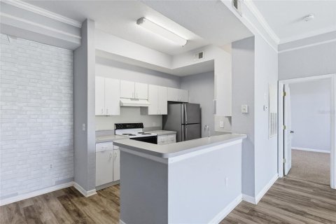Condo in Tampa, Florida, 2 bedrooms  № 2118306 - photo 13
