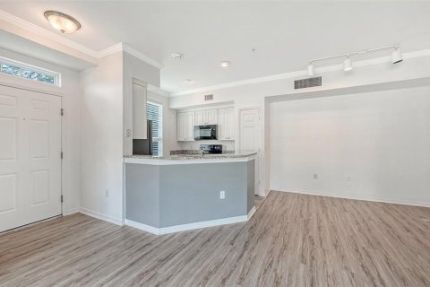 Condo in Sarasota, Florida, 2 bedrooms  № 2233610 - photo 12