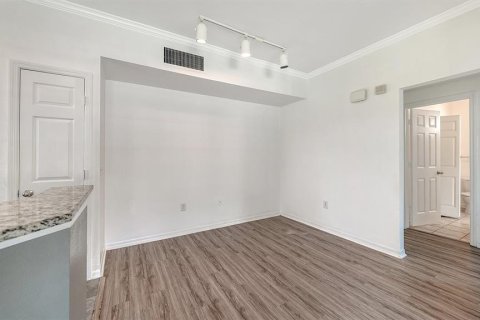Condo in Sarasota, Florida, 2 bedrooms  № 2233610 - photo 13