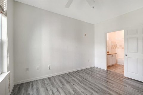 Condo in Sarasota, Florida, 2 bedrooms  № 2233610 - photo 30