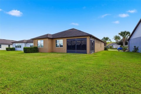 Villa ou maison à vendre à Land O' Lakes, Floride: 2 chambres, 177.35 m2 № 2420543 - photo 29