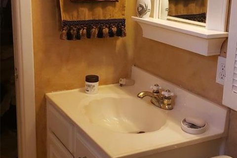 House in Seminole, Florida 3 bedrooms, 183.02 sq.m. № 1736649 - photo 22