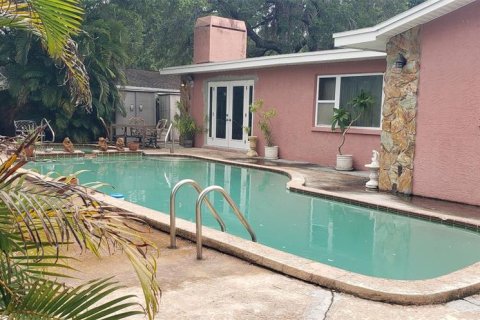 House in Seminole, Florida 3 bedrooms, 183.02 sq.m. № 1736649 - photo 15