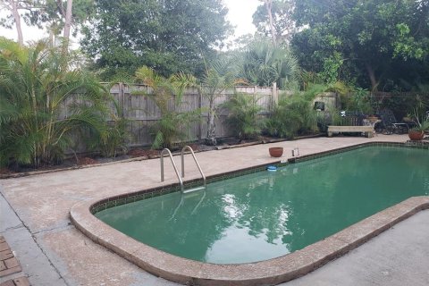 House in Seminole, Florida 3 bedrooms, 183.02 sq.m. № 1736649 - photo 7