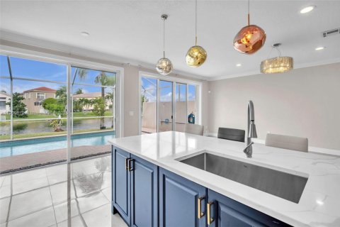 Villa ou maison à louer à Pembroke Pines, Floride: 5 chambres, 278.52 m2 № 1965464 - photo 15