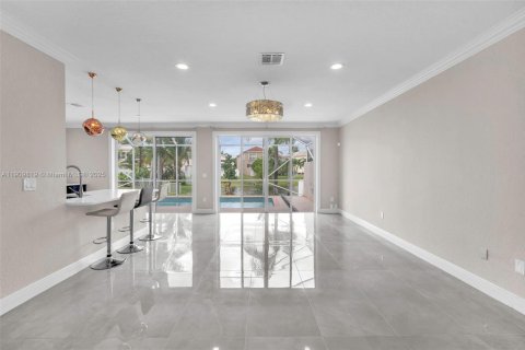 Villa ou maison à louer à Pembroke Pines, Floride: 5 chambres, 278.52 m2 № 1965464 - photo 23