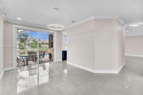 Villa ou maison à louer à Pembroke Pines, Floride: 5 chambres, 278.52 m2 № 1965464 - photo 9