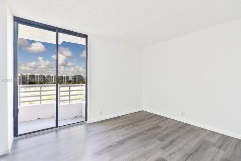 Copropriété à louer à Aventura, Floride: 2 chambres, 105.35 m2 № 2317152 - photo 8