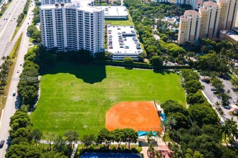 Copropriété à louer à Aventura, Floride: 2 chambres, 105.35 m2 № 2317152 - photo 3