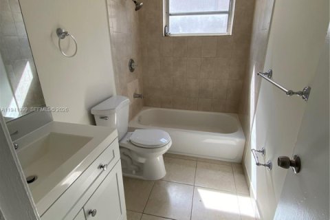 Casa en alquiler en North Lauderdale, Florida, 3 dormitorios, 121.05 m2 № 2017694 - foto 7