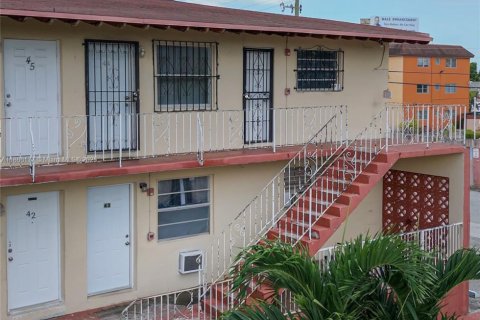 Condo in Miami, Florida, 2 bedrooms  № 1893539 - photo 2