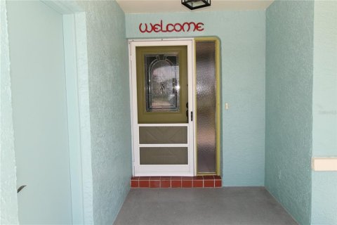 House in Sun City Center, Florida 2 bedrooms, 169.45 sq.m. № 2220871 - photo 4