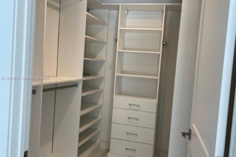 Villa ou maison à vendre à Palmetto Bay, Floride: 4 chambres, 219.62 m2 № 2048816 - photo 8