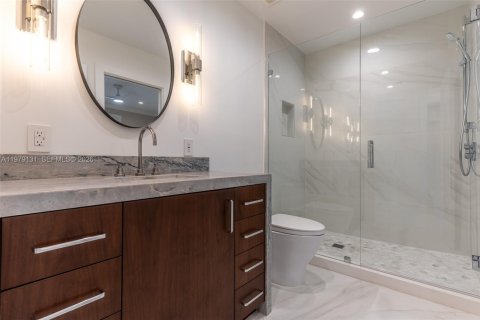 Villa ou maison à vendre à Palmetto Bay, Floride: 4 chambres, 219.62 m2 № 2048816 - photo 17