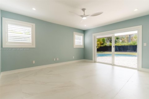 Villa ou maison à vendre à Palmetto Bay, Floride: 4 chambres, 219.62 m2 № 2048816 - photo 14