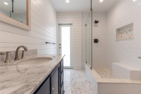 Villa ou maison à vendre à Palmetto Bay, Floride: 4 chambres, 219.62 m2 № 2048816 - photo 18