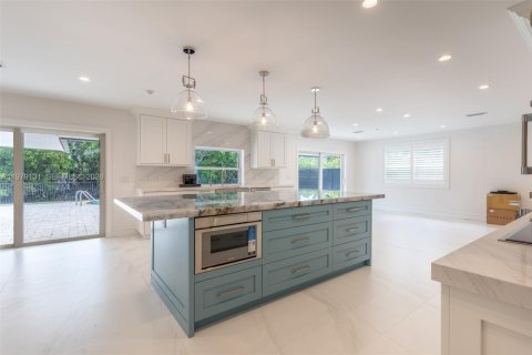 Villa ou maison à vendre à Palmetto Bay, Floride: 4 chambres, 219.62 m2 № 2048816 - photo 5