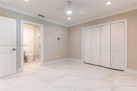 Villa ou maison à vendre à Palmetto Bay, Floride: 4 chambres, 219.62 m2 № 2048816 - photo 13