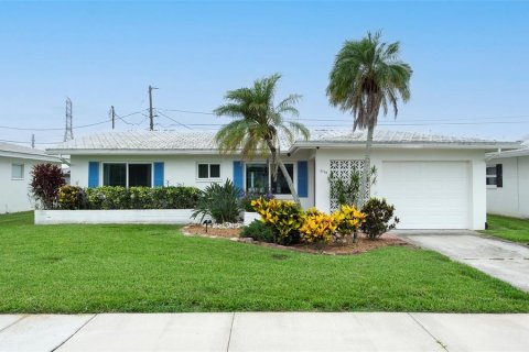 Villa ou maison à Pinellas Park, Floride 2 chambres, 118.54 m2 № 2319153