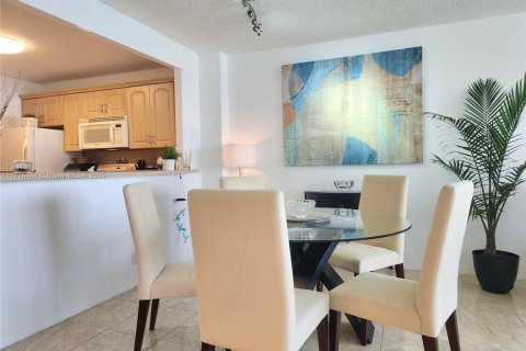 Купить кондоминиум в Холливуд, Флорида 1 спальня, 86.31м2, № 1704135 - фото 12