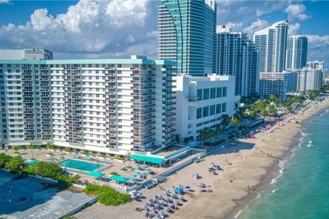 Купить кондоминиум в Холливуд, Флорида 1 спальня, 86.31м2, № 1704135 - фото 29