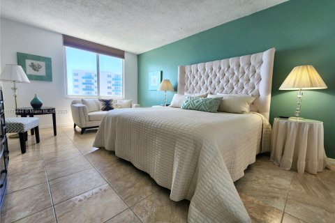 Купить кондоминиум в Холливуд, Флорида 1 спальня, 86.31м2, № 1704135 - фото 19