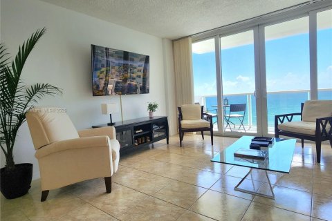 Купить кондоминиум в Холливуд, Флорида 1 спальня, 86.31м2, № 1704135 - фото 6