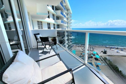 Купить кондоминиум в Холливуд, Флорида 1 спальня, 86.31м2, № 1704135 - фото 2