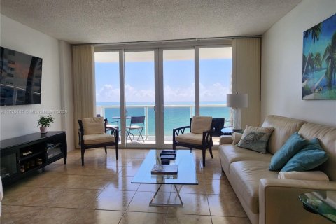 Купить кондоминиум в Холливуд, Флорида 1 спальня, 86.31м2, № 1704135 - фото 5