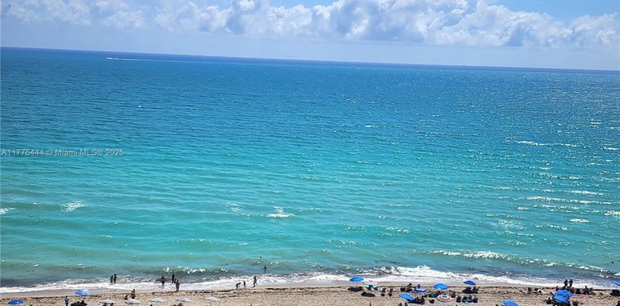 Condominio en Hollywood, Florida, 1 dormitorio № 1704135