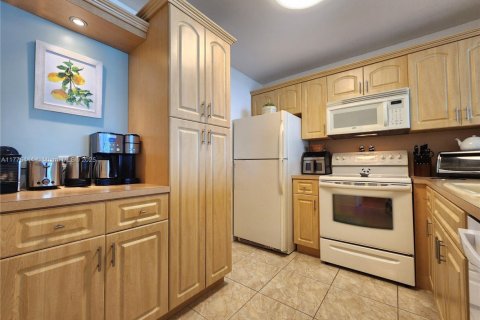 Купить кондоминиум в Холливуд, Флорида 1 спальня, 86.31м2, № 1704135 - фото 10