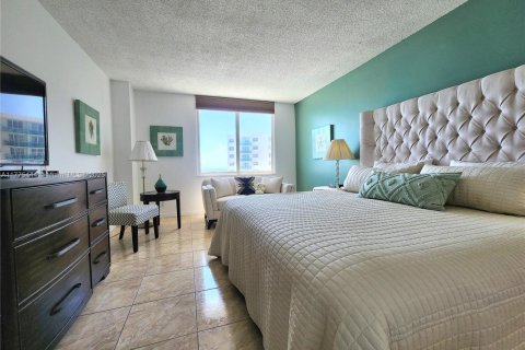 Купить кондоминиум в Холливуд, Флорида 1 спальня, 86.31м2, № 1704135 - фото 24