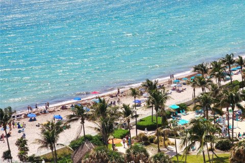 Купить кондоминиум в Холливуд, Флорида 1 спальня, 86.31м2, № 1704135 - фото 3