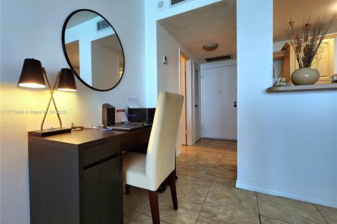 Купить кондоминиум в Холливуд, Флорида 1 спальня, 86.31м2, № 1704135 - фото 17