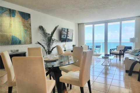 Купить кондоминиум в Холливуд, Флорида 1 спальня, 86.31м2, № 1704135 - фото 4