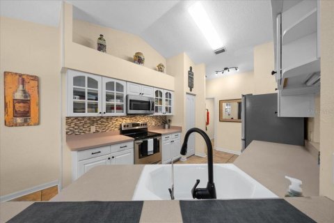 House in Ocala, Florida 3 bedrooms, 140.47 sq.m. № 1827120 - photo 12