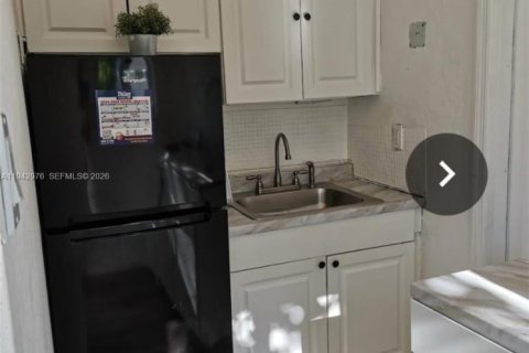 Commercial property in Hallandale Beach, Florida 1 bedroom, 97.83 sq.m. № 2001561 - photo 3