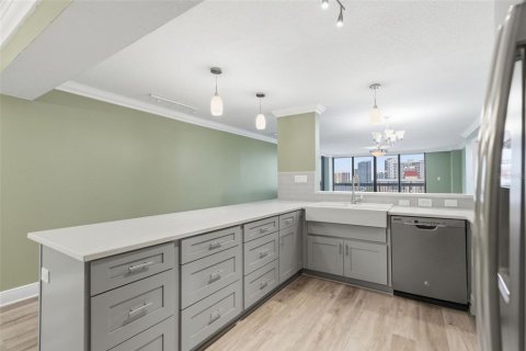 Condo in Tampa, Florida, 2 bedrooms  № 2227474 - photo 16