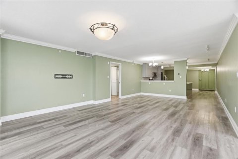 Condo in Tampa, Florida, 2 bedrooms  № 2227474 - photo 24
